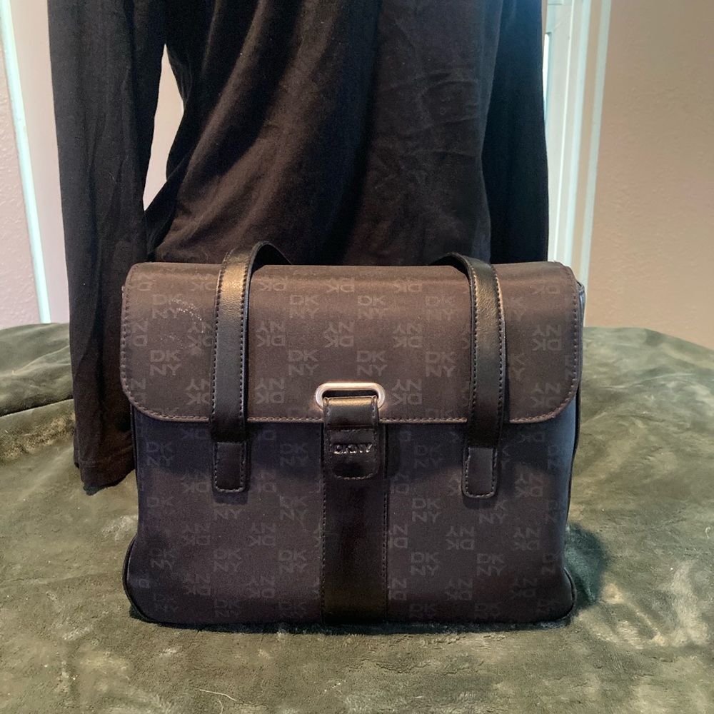 DKNY SIGNATURE SATCHEL BAG WITH DOUBLE HANDLES